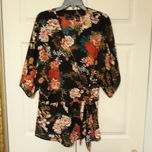 Floral Faux Wrap Top VGC 16/18W
